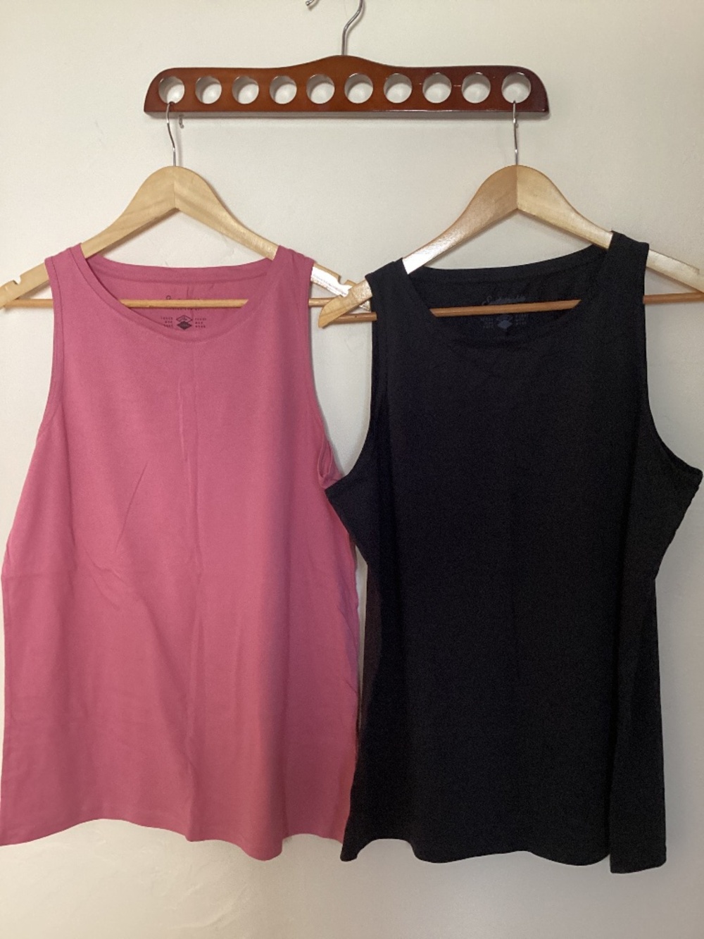 Pact Organics L NWOT Tank Tops Black & Pink Athleisure Casual Athletic Natural